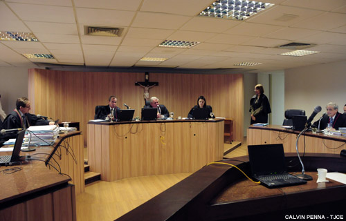 2ª Câmara Criminal mantém prisão de condenado por roubo, porte ilegal de arma e receptação