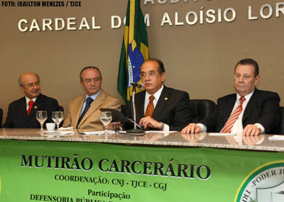 Ministro Gilmar Mendes assina convênios no TJCE