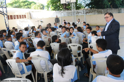 Juiz Aluísio Gurgel profere palestra para  estudantes de escola municipal da Capital