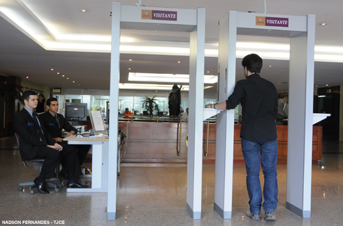 Portaria regulamenta acesso e permanência  de pessoas nos prédios do Poder Judiciário