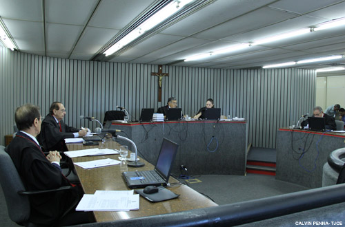 AMC deve indenizar motorista que recebeu multas indevidas