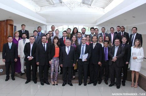 Juízes substitutos recebem certificados do curso de formação inicial