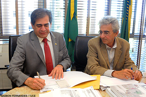 Diário Oficial do Estado publica lei que autoriza TJCE implementar isonomia salarial dos servidores