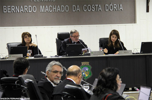 Pleno referenda prorrogação da redução de taxas de cartório aos beneficiários da Cohab