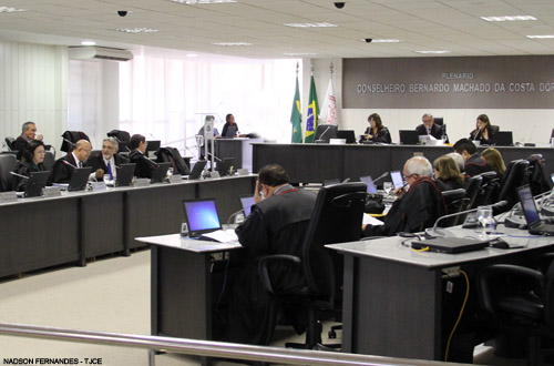 Pleno do TJCE arquiva pedido para abertura de processo administrativo contra desembargador