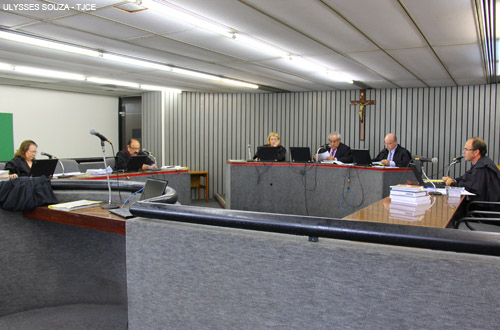 Acusado de homicídio qualificado no bairro Serviluz deve permanecer preso